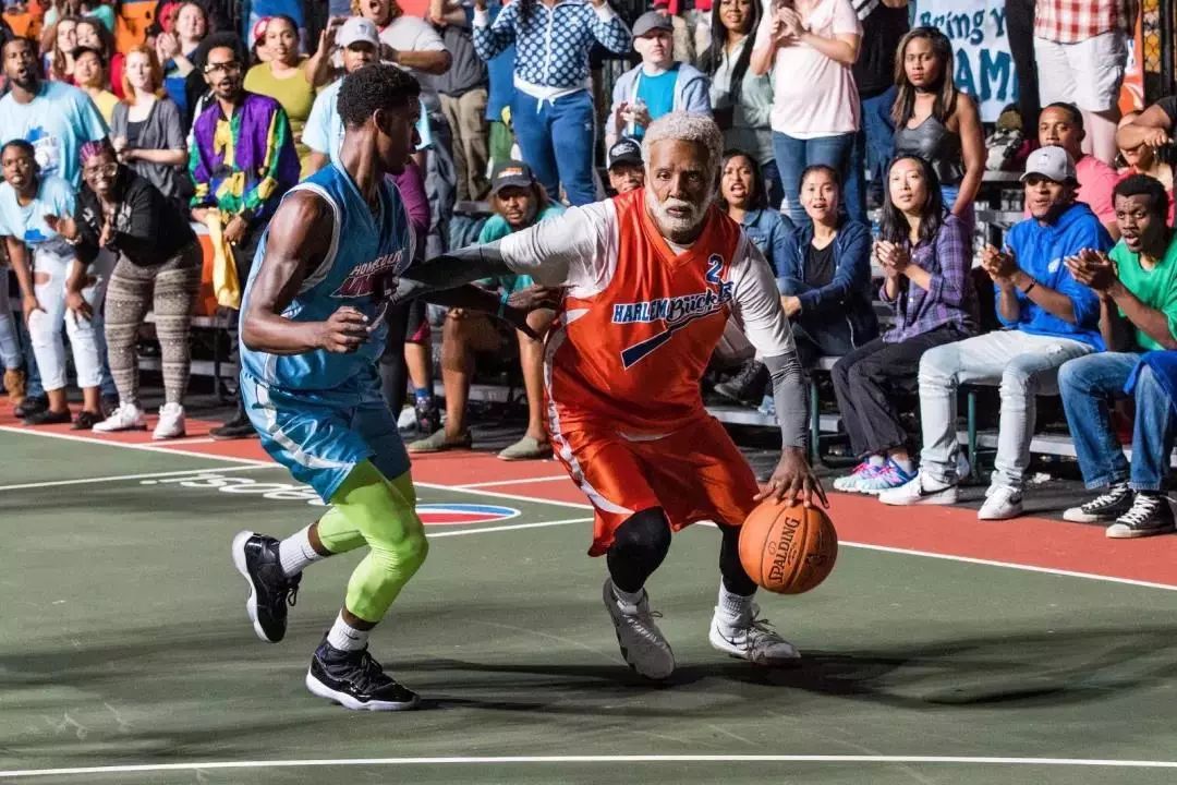 全场瞩目的 全场瞩目的